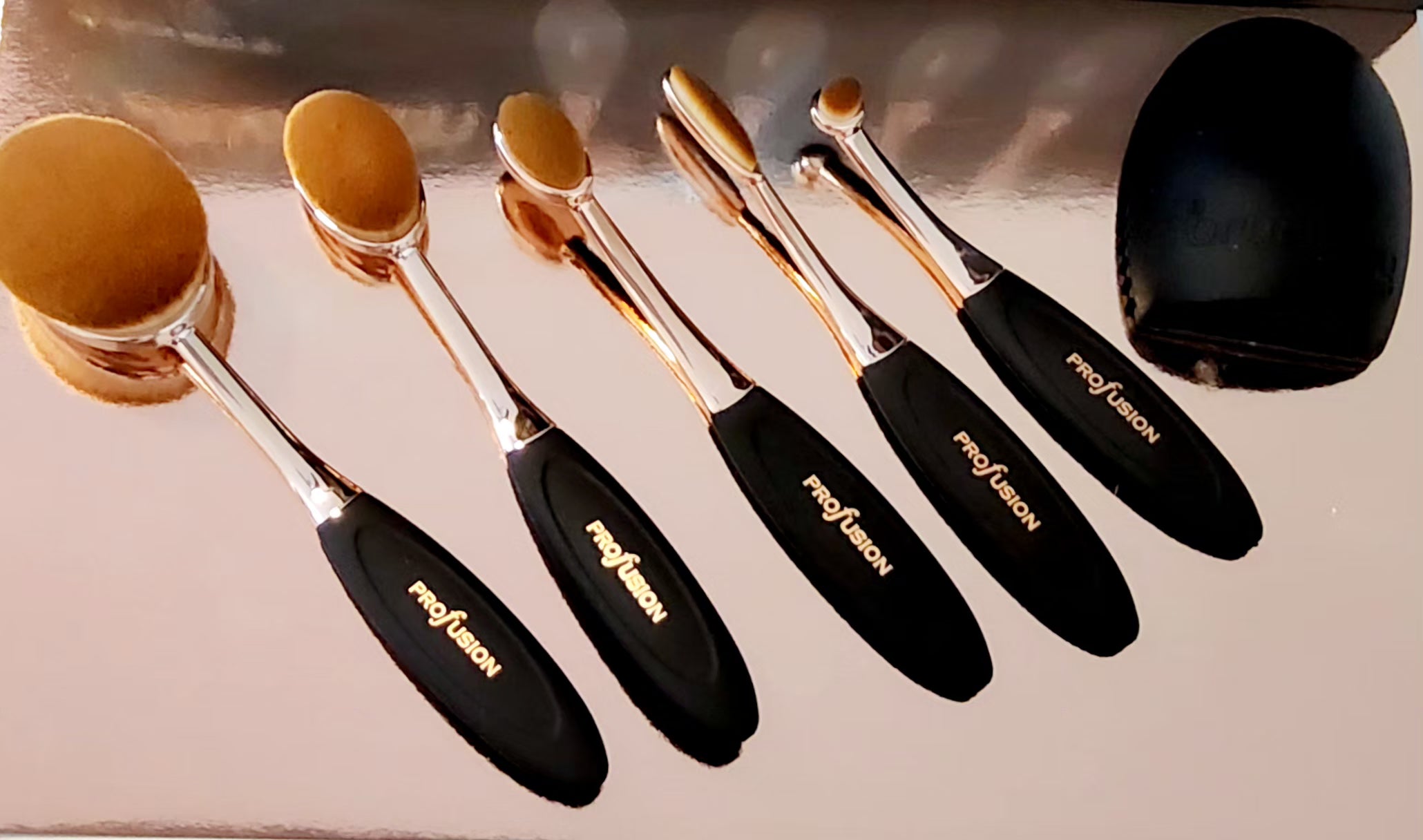 PROFUSION Deluxe Pro Brush Vault 5 pcs Set with Bonus Silicone Brush Pad