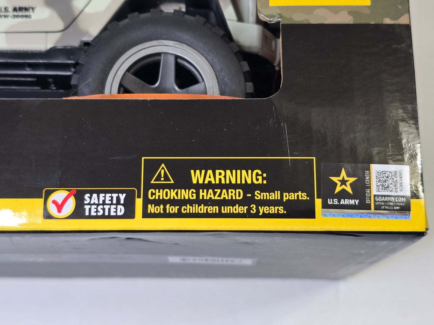 US Army Off Roader Friction Powered Vehicle with Light &amp; Sound RW-20092