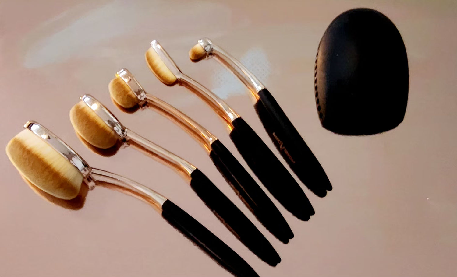 PROFUSION Deluxe Pro Brush Vault 5 pcs Set with Bonus Silicone Brush Pad