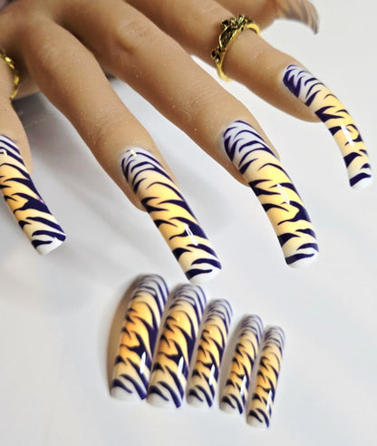 XL Square Curved Nail Set in Multiple Colors 20-24 pieces (A001 - A002)