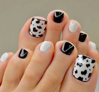 Designed Press-On Toenails – 20–24 Piece Non-Custom Set