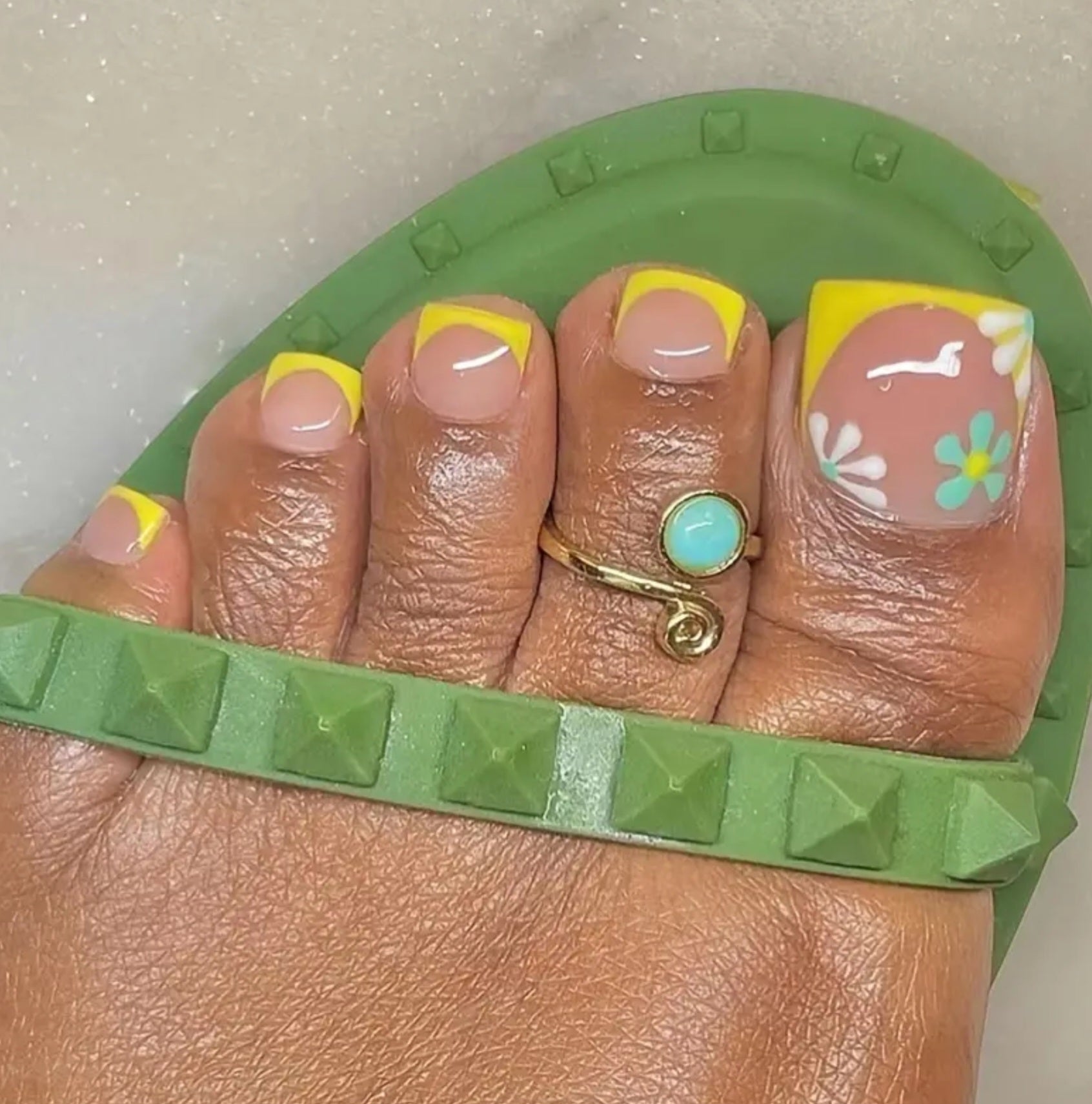 Non-custom Toe Press-ons