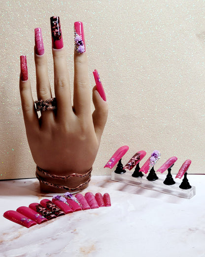 XXL Square Brat Design Press-Ons 20-24 pieces