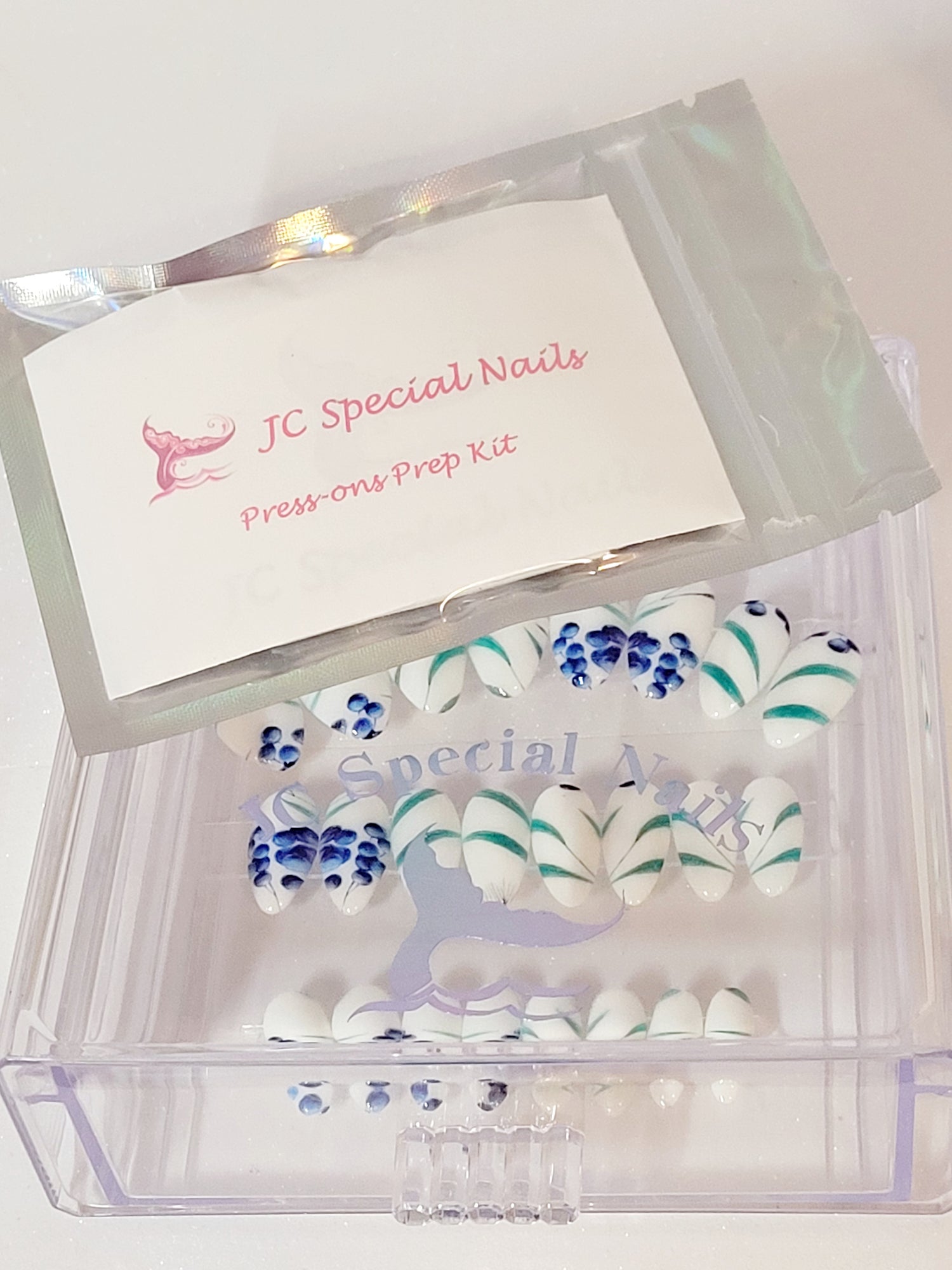 Short Almond Non-Custom Press-ons