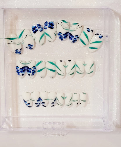 Short Almond Non-Custom Press-ons